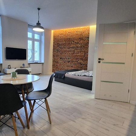 Charming Apartment In The City Centre, Lodz Экстерьер фото