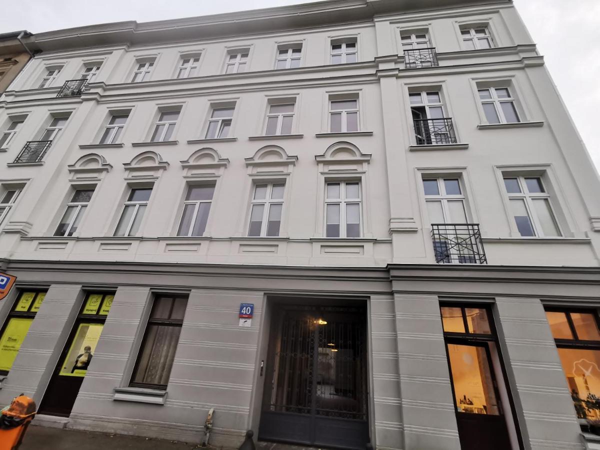 Charming Apartment In The City Centre, Lodz Экстерьер фото