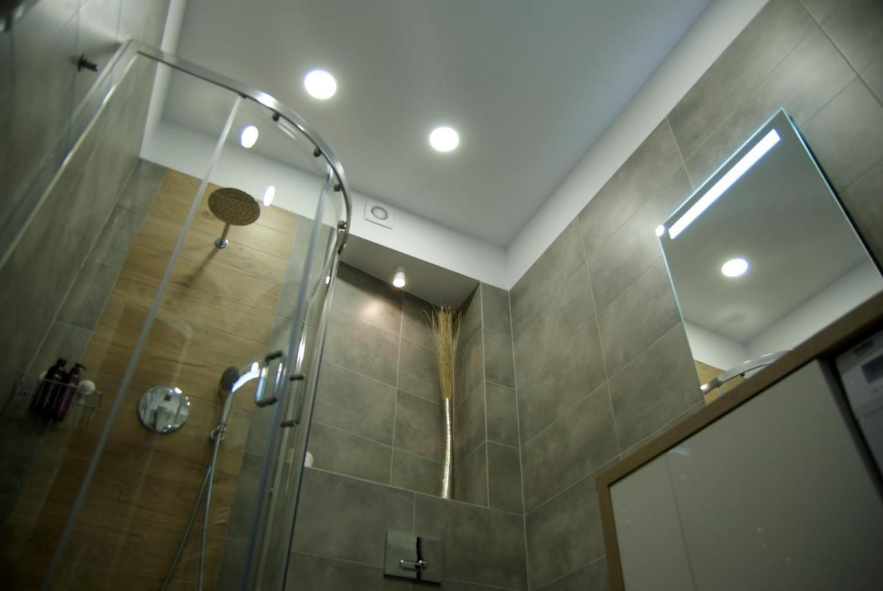 Charming Apartment In The City Centre, Lodz Экстерьер фото