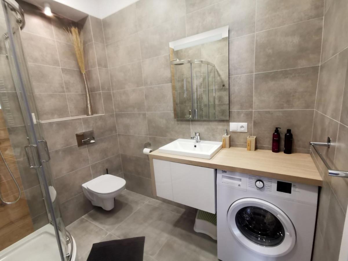 Charming Apartment In The City Centre, Lodz Экстерьер фото