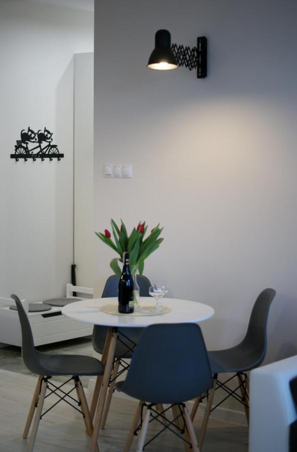 Charming Apartment In The City Centre, Lodz Экстерьер фото
